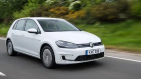 
									Volkswagen e-Golf full								