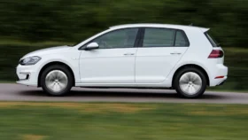 
									Volkswagen e-Golf full								